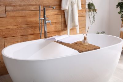Modern Bathtub with Features